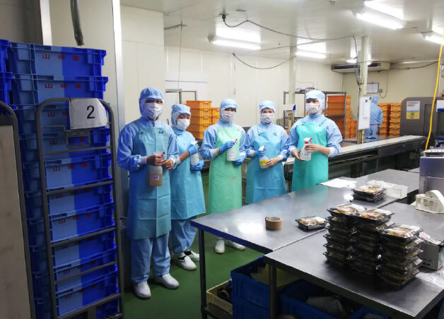 調理・製造過程の安全対策（アルコール消毒携帯）